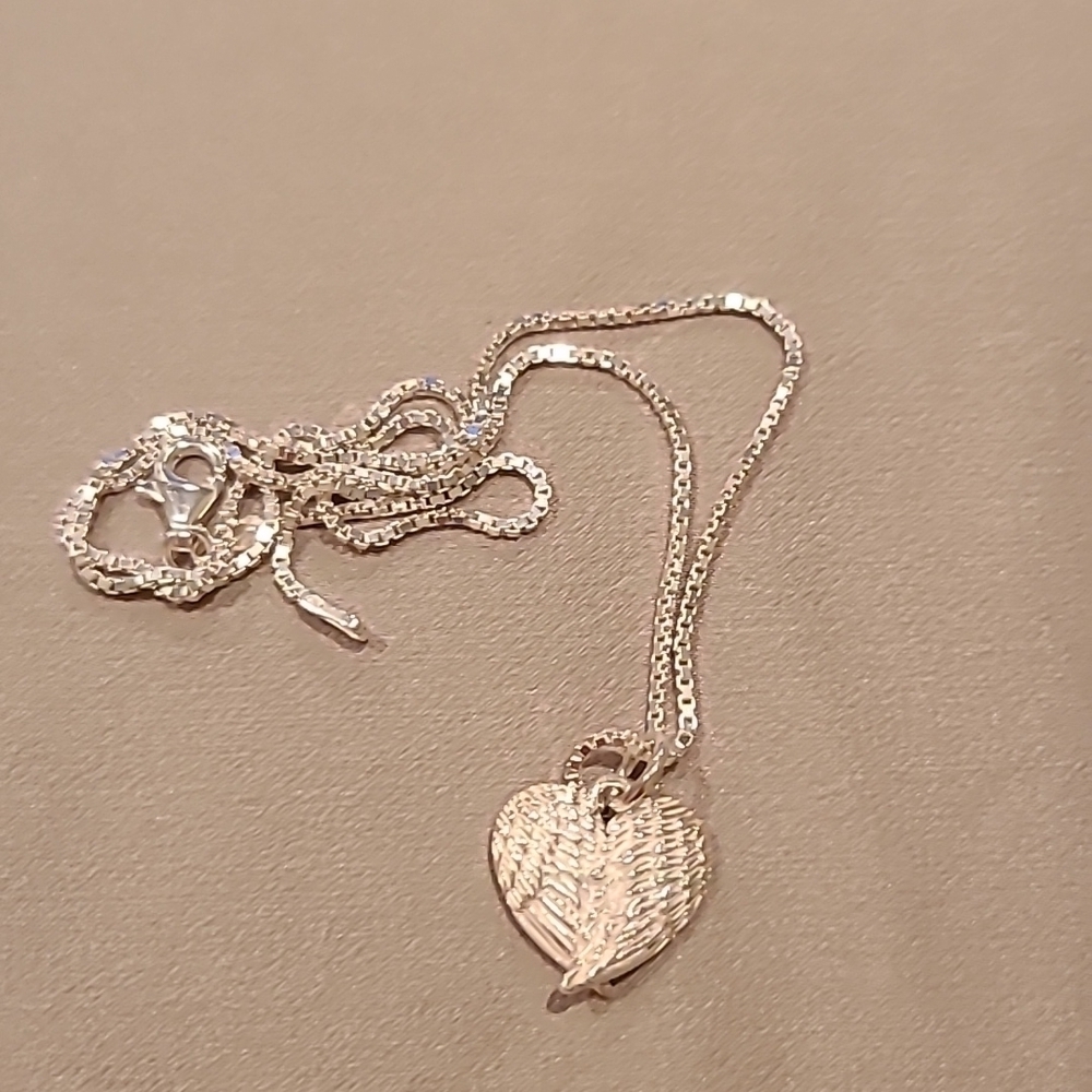 Wings heart sterling silver necklace - Picture 4 of 4